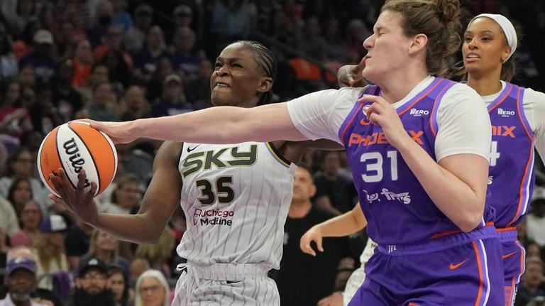 Rookie Jovana Nogic puts up 27 as Mercury sink Sky 