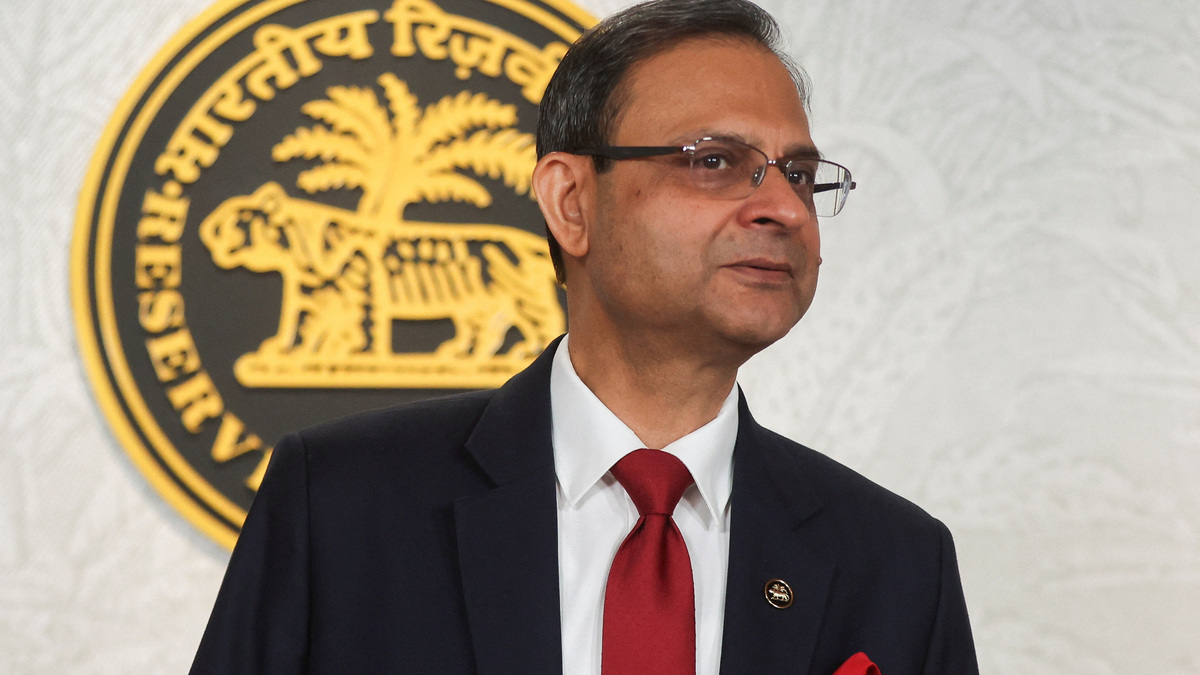 Reserve Bank of India (RBI) Governor Sanjay Malhotra arrives at a press conference in Mumbai, India, February 6, 2026. REUTERS/Francis Mascarenhas
