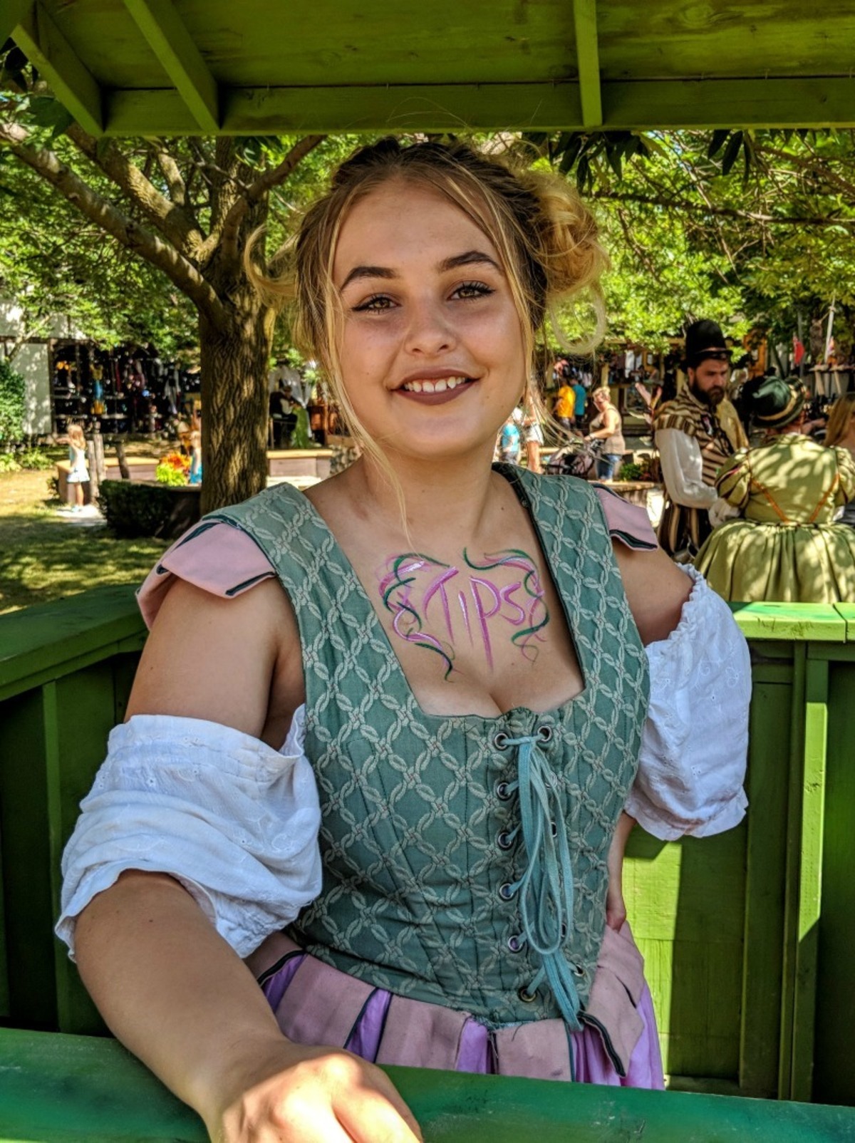  Be on the lookout for bosoms. Photo credit: Cindy Richards 