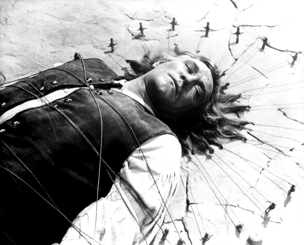 GULLIVER’S TRAVELS, Richard Harris, 1977Courtesy the Everett Collection