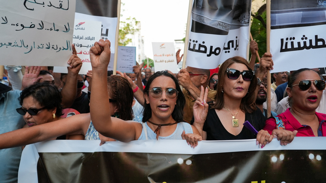 Tunisia opposition protests against president amid economic discontent 