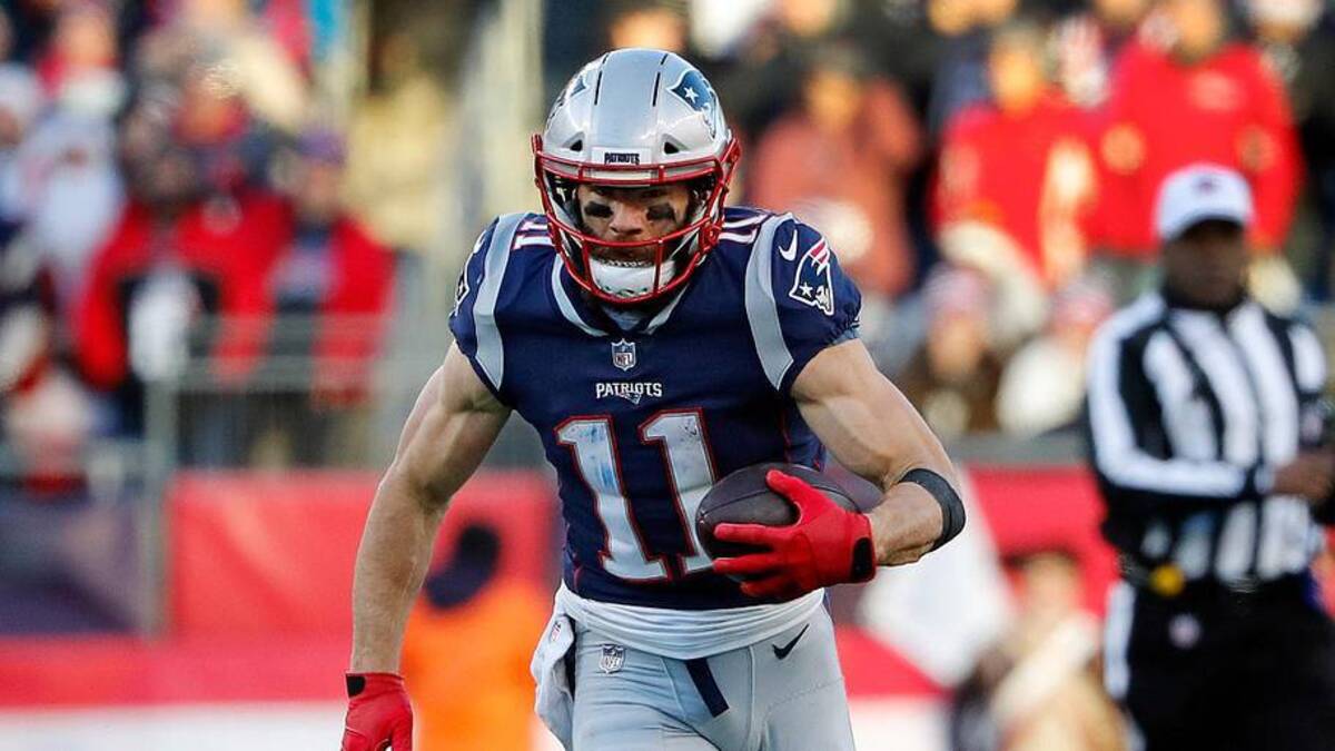  Dec 23, 2018; Foxborough, MA, USA; New England Patriots wide receiver Julian Edelman (11) runs the ball against the Buffalo Bills during the second half at Gillette Stadium. Mandatory Credit: Winslow Townson-Imagn Images | Winslow Townson-Imagn Images 