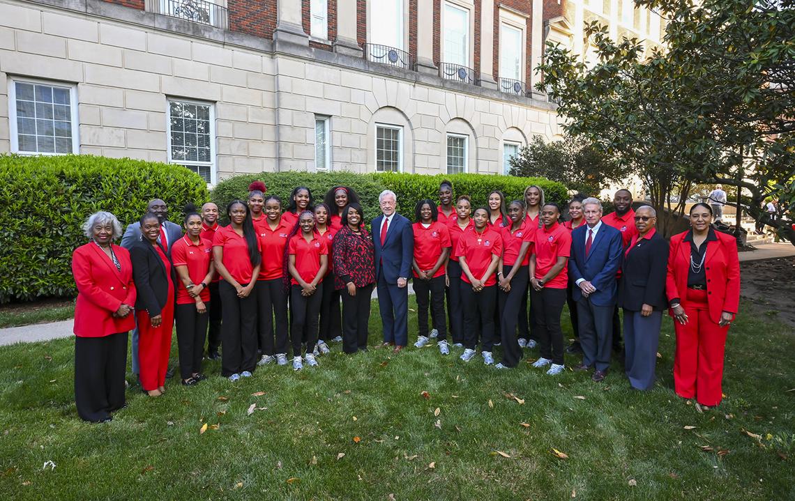  WSSU poses with Winston-Salem Mayor Allen Joines. (WSSU photo/Keith Quick) 