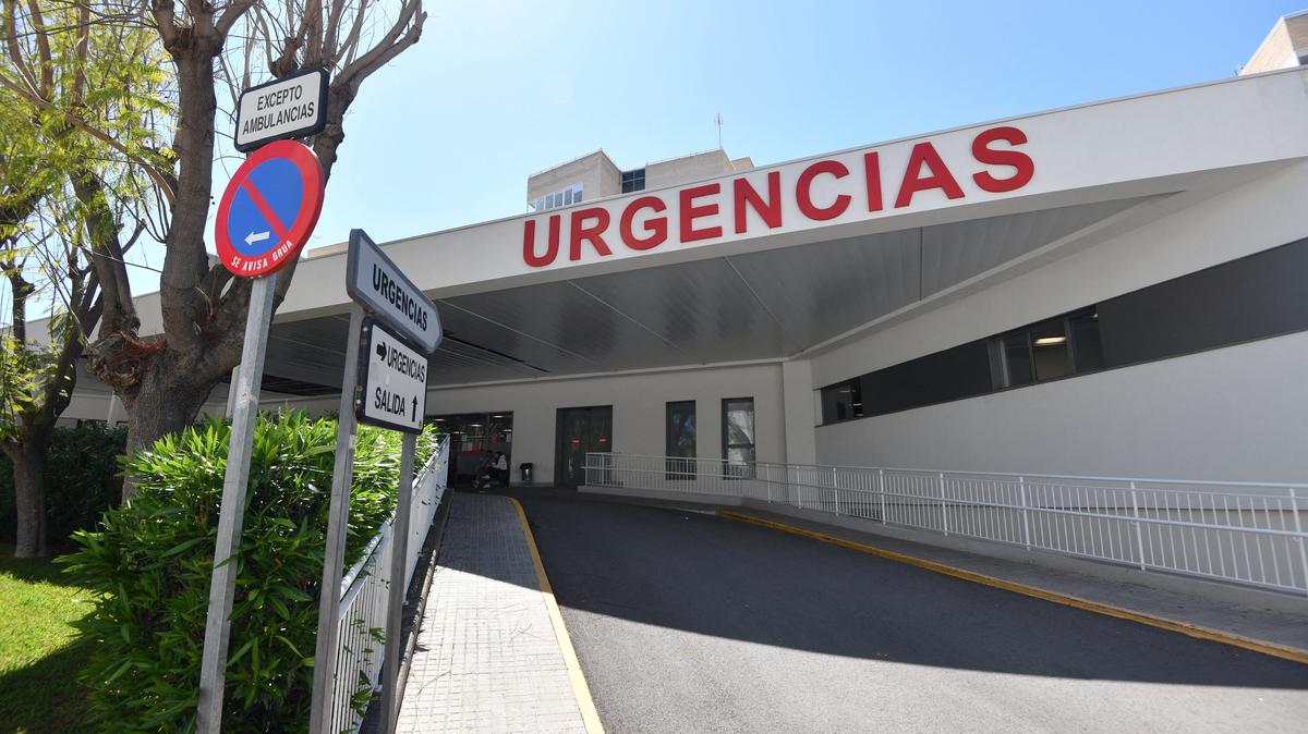 Exterior of the emergency unit area of Sant Joan university hospital where a woman with symptoms consistent with a hantavirus infection is being treated, according to local media, in Alicante, Spain May 8, 2026. Spanish health authorities said the suspected case involves a woman who was a passenger on the same flight as a patient who died in Johannesburg after travelling on the MV Hondius cruise ship and contracting the virus. REUTERS/Rafael Molina NO RESALES. NO ARCHIVES.