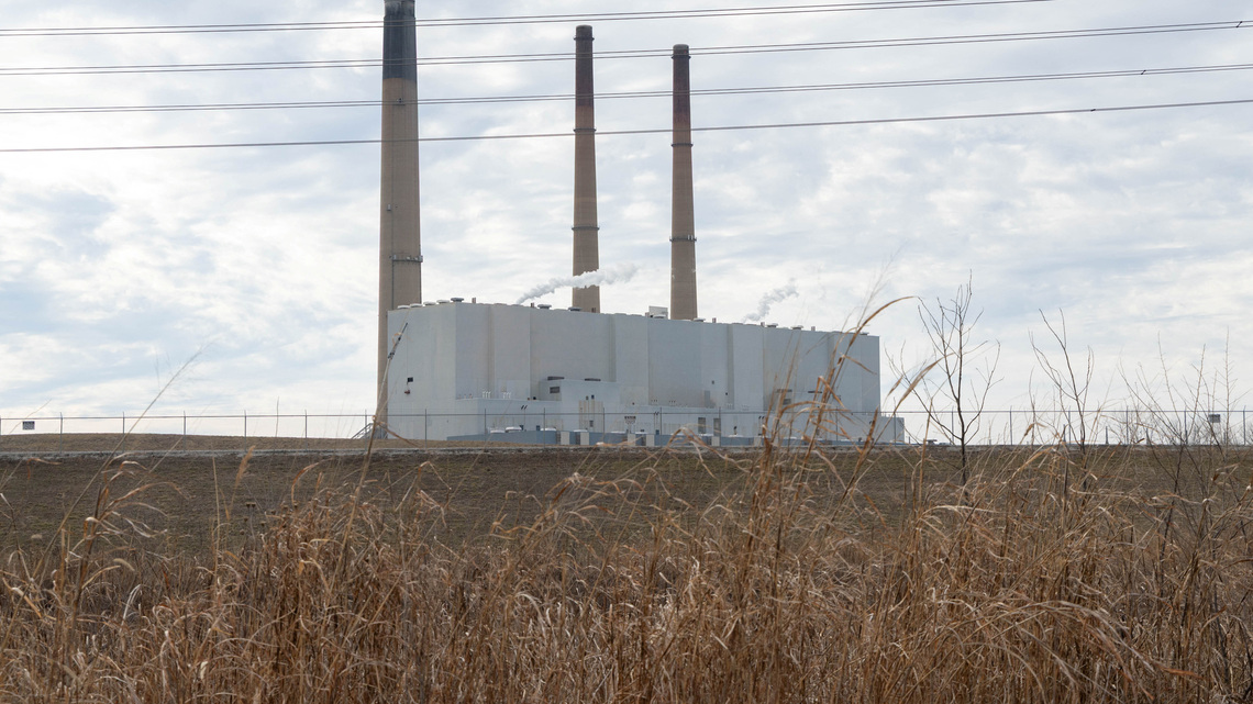 US court rejects EPA bid to ease regulations for coal-fired power plants 