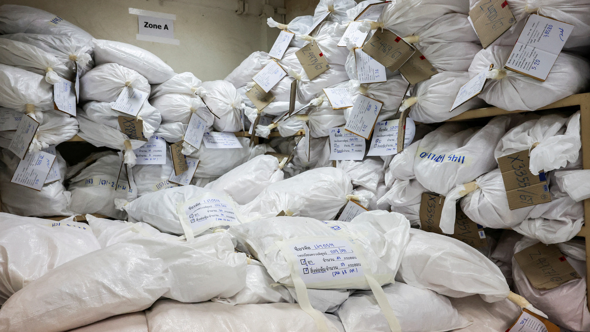 FILE PHOTO: Confiscated narcotic drugs are stored inside a narcotics storage room as Thai authorities prepare to burn them at an industrial incinerator outside Bangkok, at the Office of the Narcotics Control Board (ONCB), in Bangkok, Thailand February 4, 2025. REUTERS/Chalinee Thirasupa/File Photo