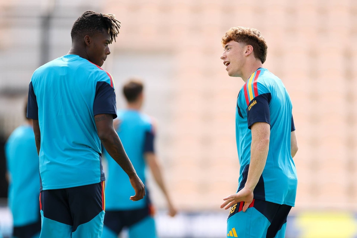  Nicolas Williams and Victor Munoz of Spain interacts during the training and press conference of Spain one day ahead of the FIFA World Cup 2026 Group H match between Spain and Cabo Verde at Atlanta Stadium on June 14, 2026 in Atlanta, Georgia. (Photo by Florencia Tan Jun/Getty Images) Photo by Florencia Tan Jun/Getty Images