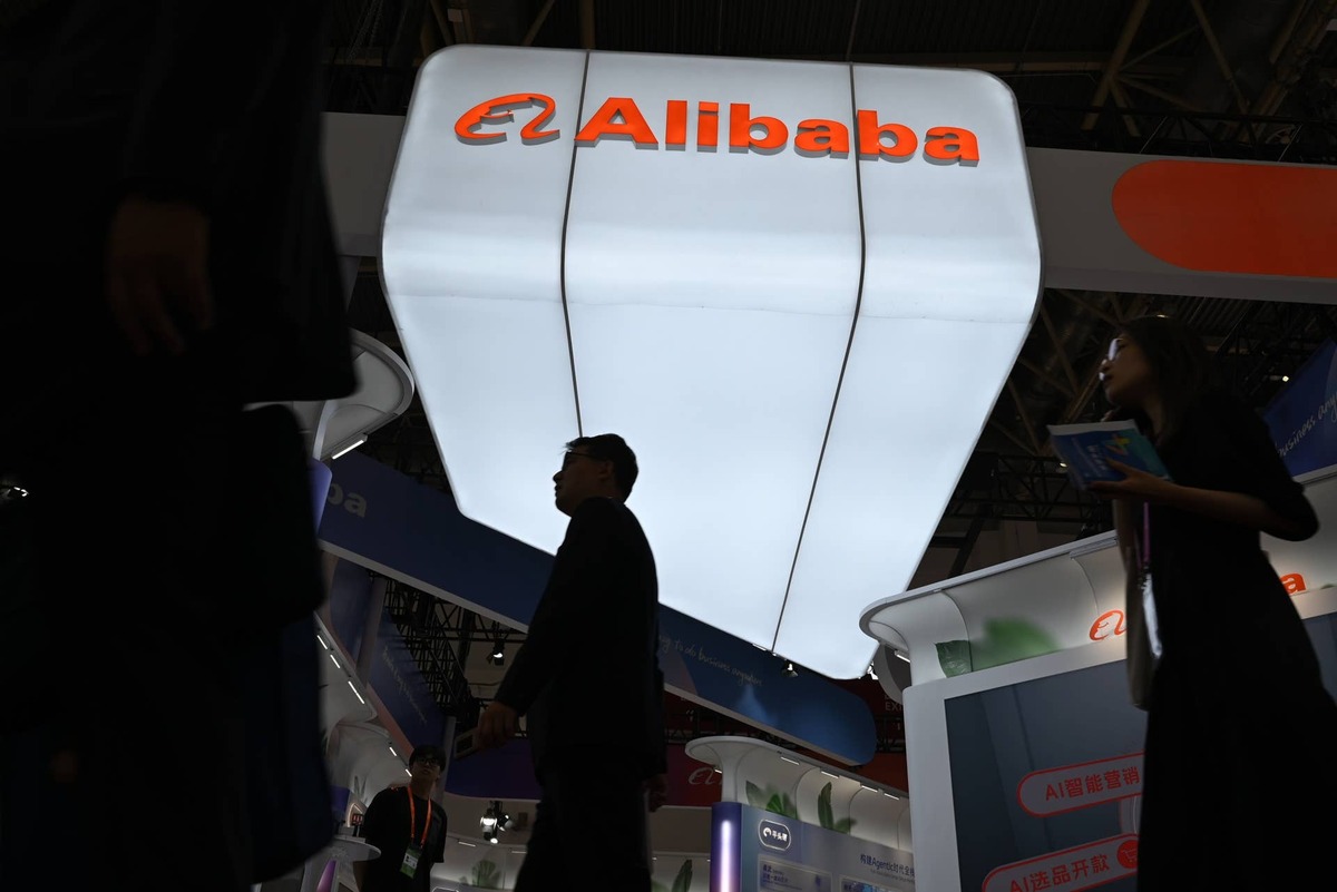  Anthropic told U.S. senators that operators tied to Alibaba's Qwen lab ran 28.8 million exchanges with Claude using 25,000 fake accounts. 