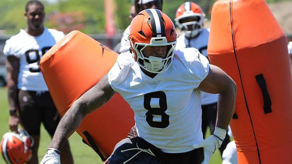  Cleveland Browns Jared Verse takes part in a drill during team OTAs at CrossCountry Mortgage Campus of the Cleveland Browns in Berea, Ohio, on June 2, 2026. | Mike Cardew / USA TODAY NETWORK via Imagn Images 