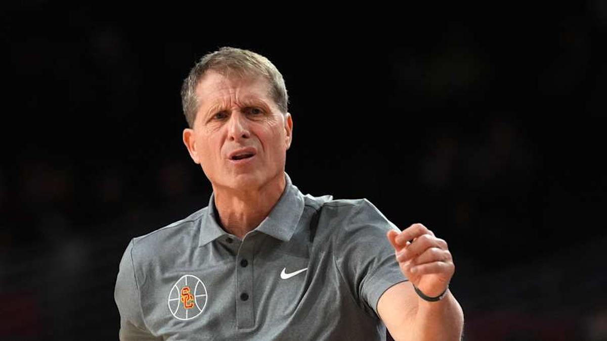  Feb 21, 2026; Los Angeles, California, USA; Southern California Trojans head coach Eric Musselman reacts against the Oregon Ducks in the second half at Galen Center | Kirby Lee-Imagn Images 