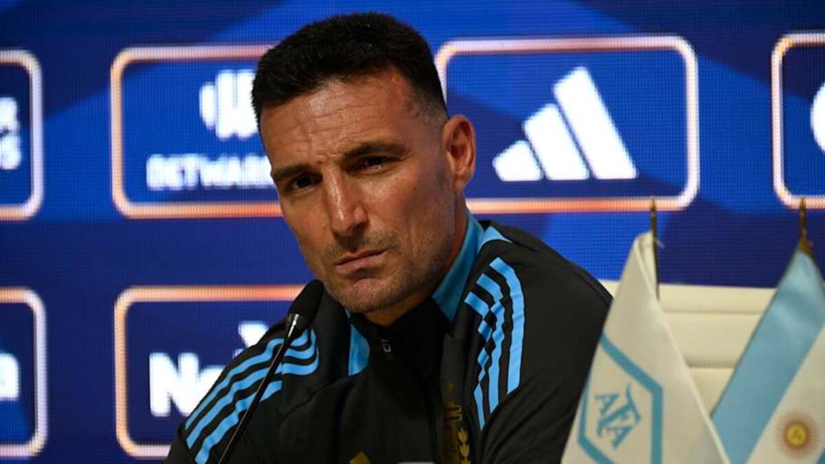  Lionel Scaloni has provided an update on Messi's condition. | IMAGO/NurPhoto 