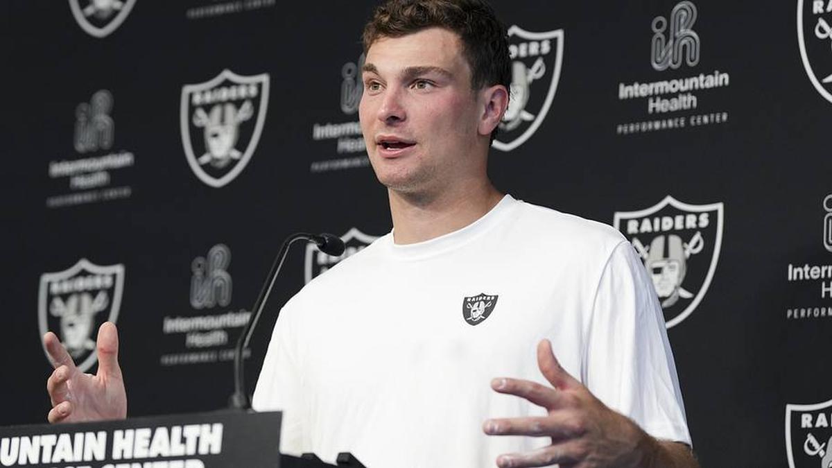  The Raiders enter 2026 with a rookie quarterback in Fernando Mendoza. | Candice Ward-Imagn Images 
