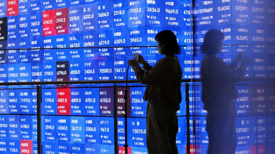 Asian stocks dip as Brent holds above $100, yields near 2023 peak