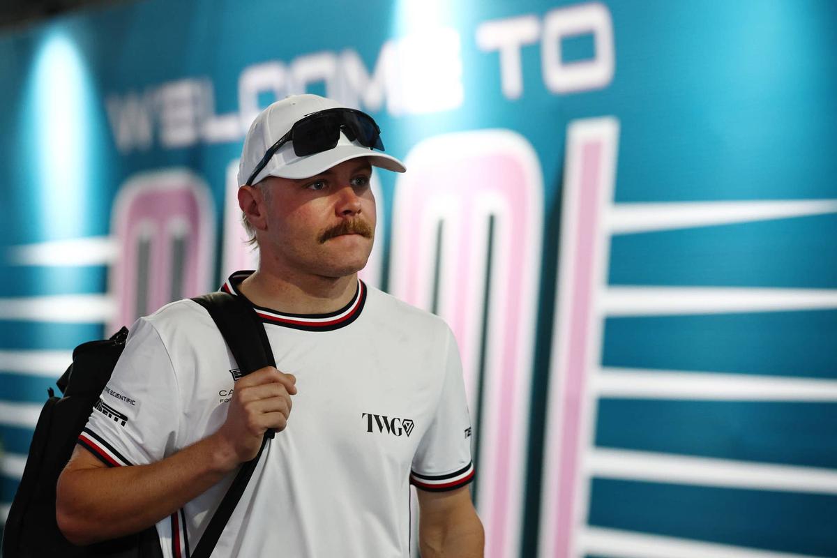  Valtteri Bottas arrives in the Paddock before the 2026 F1 Miami Grand Prix. Photo by Chris Graythen/Getty Images