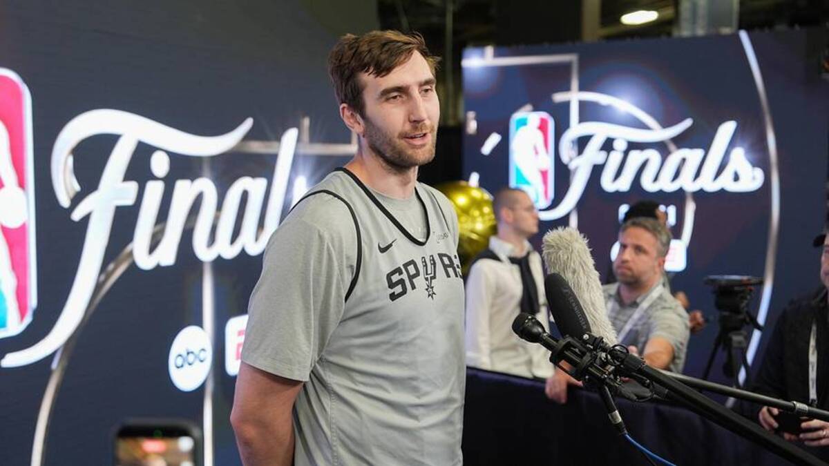  Luke Kornet is questionable for Game 5 | Daniel Dunn-Imagn Images 
