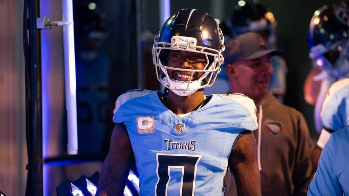  Nov 16, 2025; Nashville, Tennessee, USA; Tennessee Titans wide receiver Calvin Ridley (0) takes the field against the Houston Texans during pre-game warmups at Nissan Stadium. | Steve Roberts-Imagn Images 