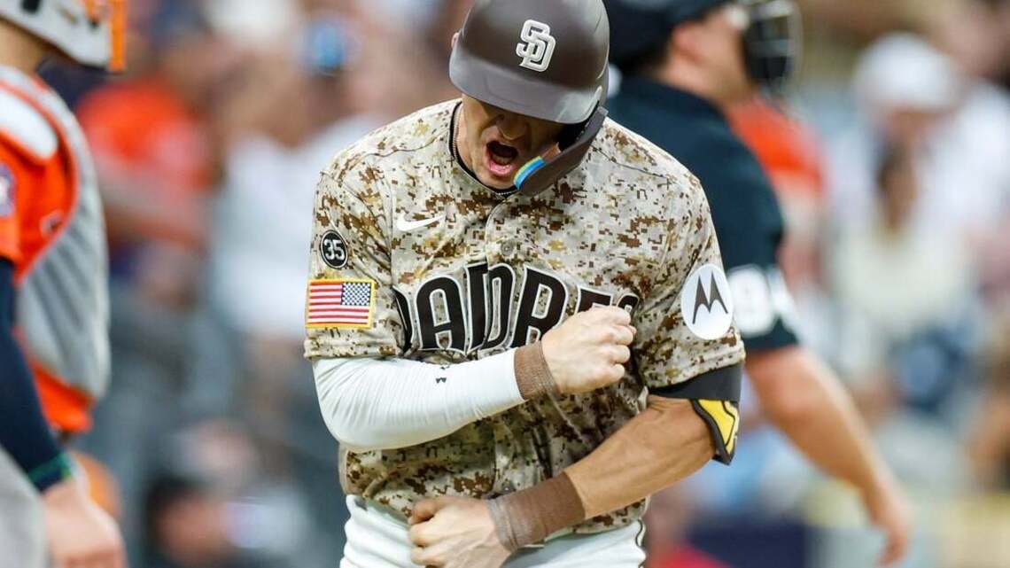 Padres, in thick of NL wild-card race, face challenge in MLB-best Brewers 