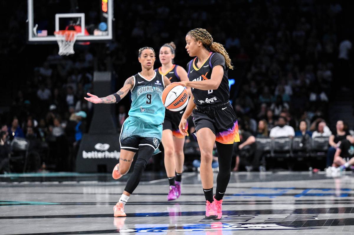  Phoenix Mercury guard Monique Akoa Makani John Jones-Imagn Images