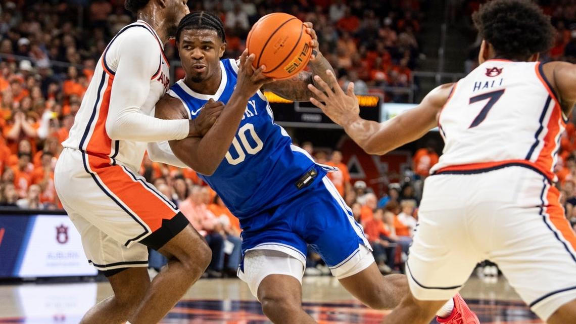 Auburn edges Kentucky on Elyjah Freeman's last-second tip-in