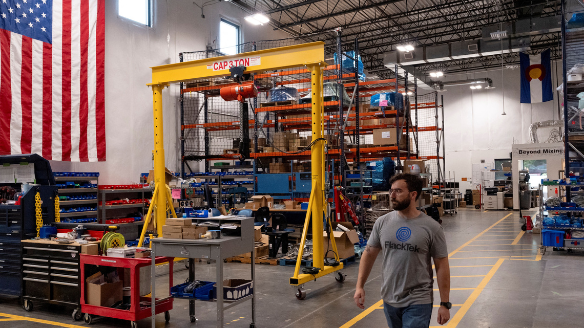US workers' share of GDP skids to fresh record low