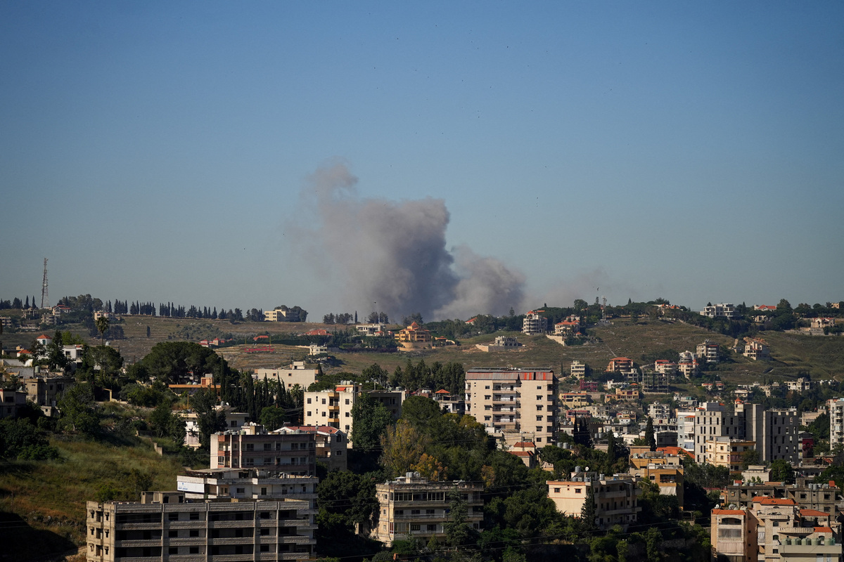 Smoke billows from southern Lebanon following an Israeli strike, as seen from Nabatieh, Lebanon, June 5, 2026. REUTERS/Stringer