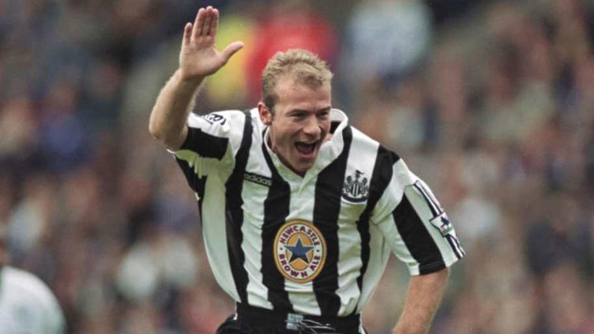 Alan Shearer had a trademark celebration. | Shaun Botterill/Allsport/Getty Images/Hulton Archive 