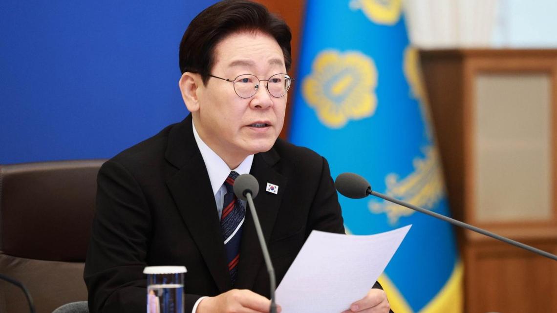 South Korean President Lee Jae Myung, seen here at a meeting with senior aides at the Blue House Thursday, is considering joining talks led by Britain and France over the Strait of Hormuz, his office said. Pool Photo by Yonhap