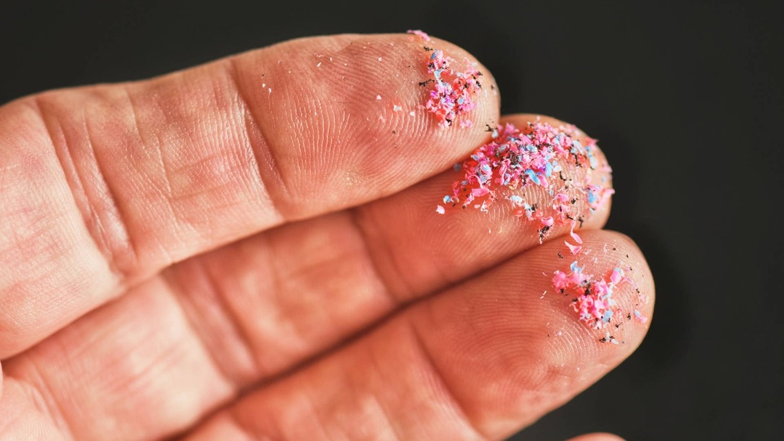 New Study Finds a Blood Treatment Can Remove 60% of Microplastics in One Session, but There's a Catch 
