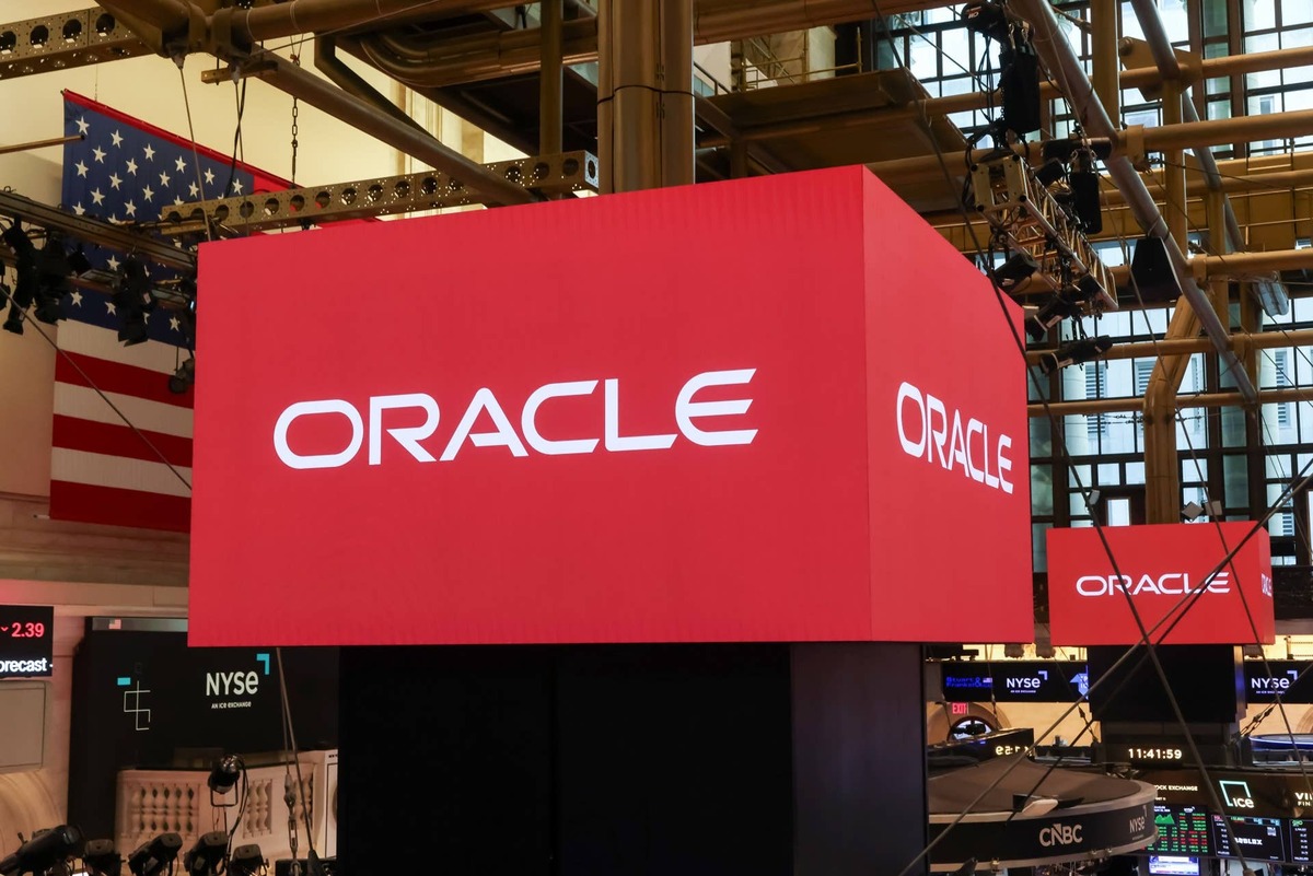  Oracle stock is under pressure in 2026 