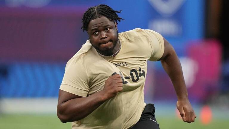 Dolphins add OL depth, sign former UFL tackle Gottlieb Ayedze