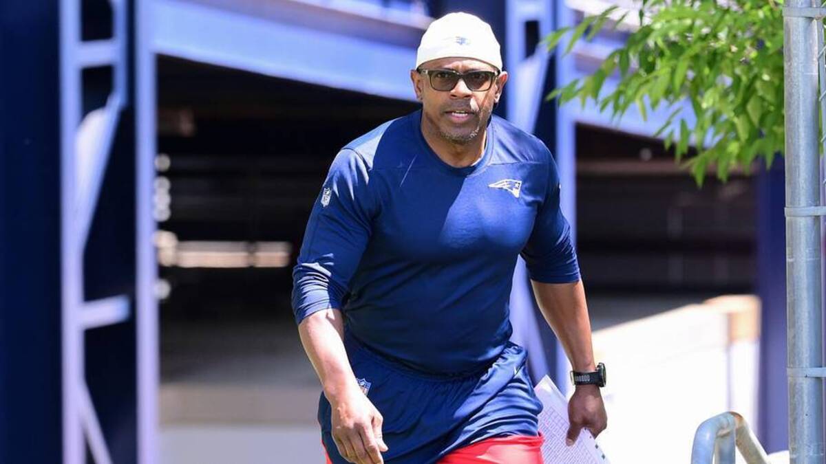 Patriots Legend Likes Crowded WR Room, And Here's Why He's Right