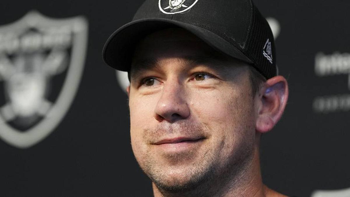  May 20, 2026; Henderson, NV, USA; Las Vegas Raiders head coach Klint Kubiak speaks during a news conference during organized team activities at Intermountain Health Performance Center. Mandatory Credit: Candice Ward-Imagn Images | Candice Ward-Imagn Images 