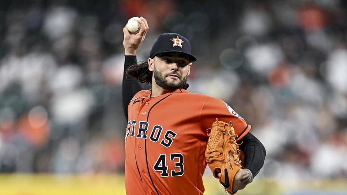  Apr 24, 2026; Houston, Texas, USA; Houston Astros starting pitcher Lance McCullers Jr. (43) throws a pitch during in the first inning against the New York Yankees at Daikin Park. | Maria Lysaker-Imagn Images 