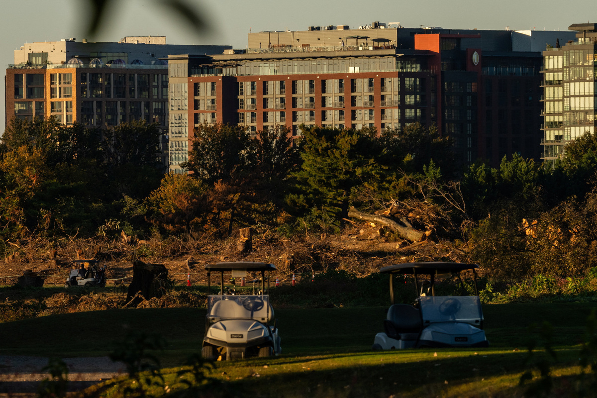 Judge extends block on Trump plans to renovate Washington golf course ...