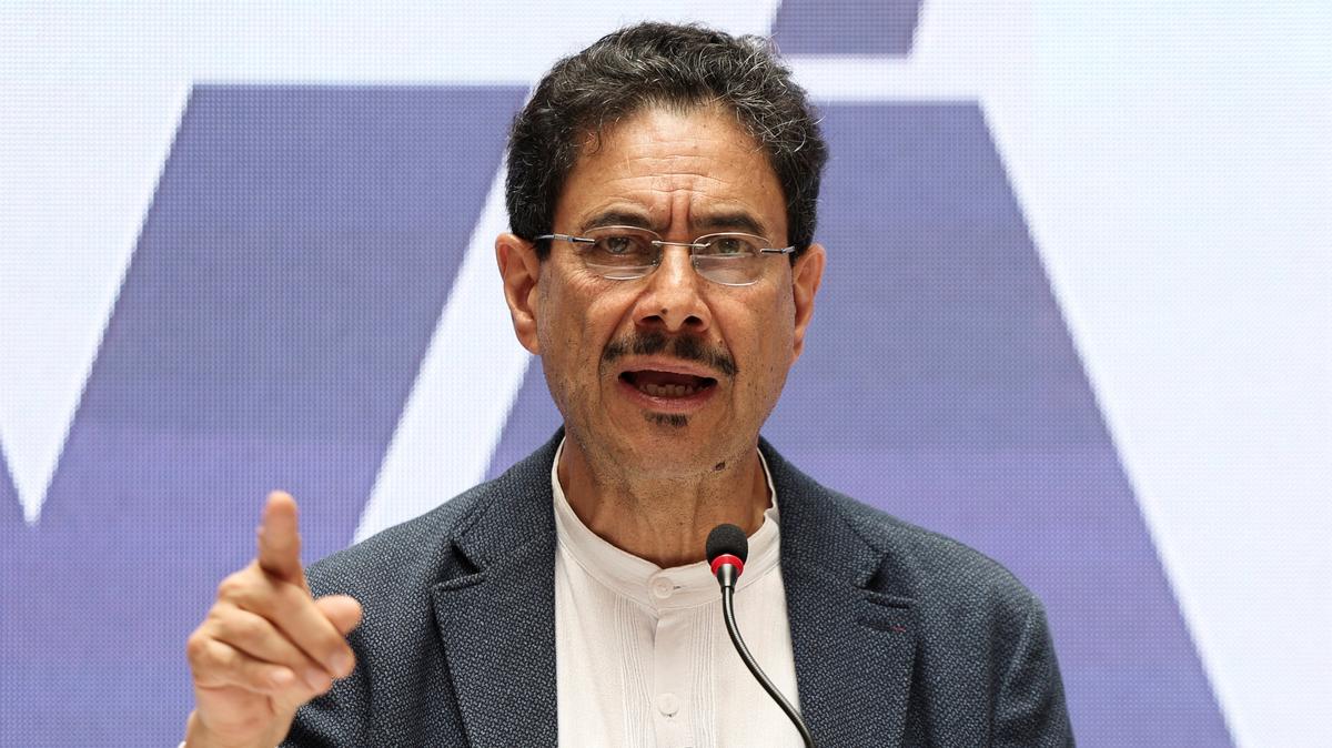 Colombian presidential candidate Ivan Cepeda of the Historic Pact (Pacto Historico) speaks during a press conference in Bogota, Colombia May 21, 2026. REUTERS/Luisa Gonzalez