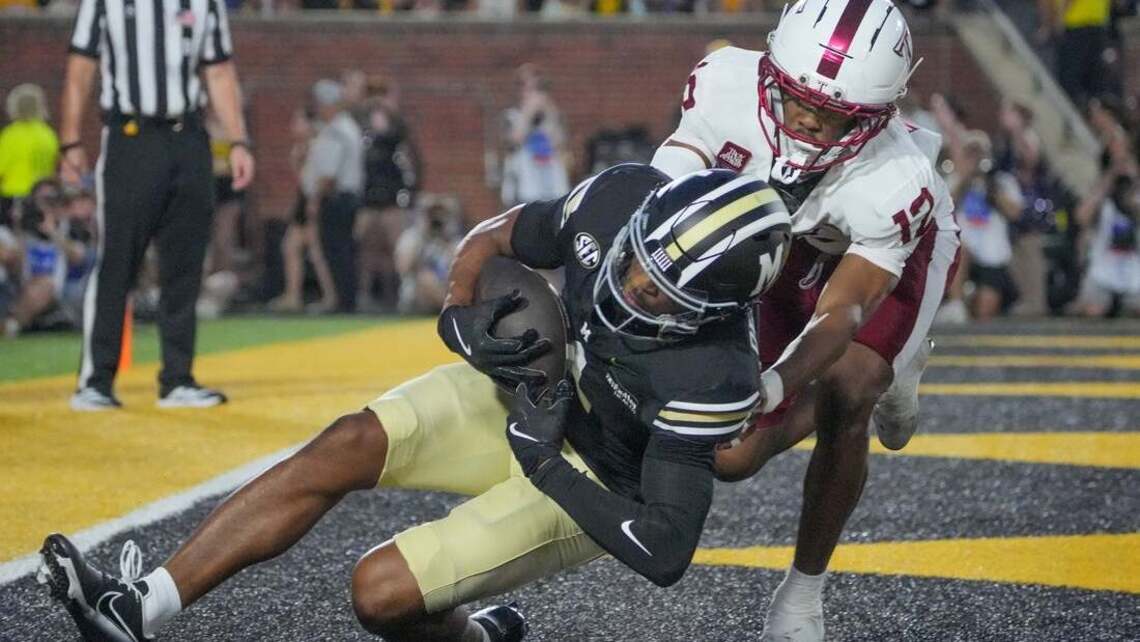 Big second quarter carries No. 20 Missouri past Troy 