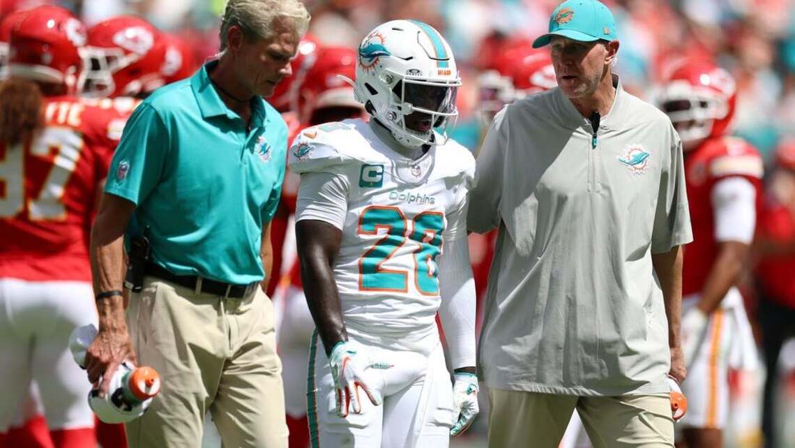 Dolphins RB De'Von Achane (knee) likely to miss time