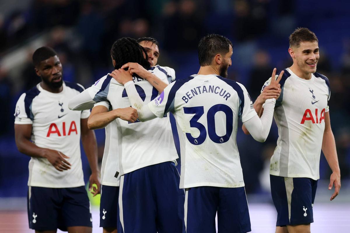  Pape Sarr of Tottenham Hotspur celebrates scoring his team's third goal with teammates Djed Spence, Rodrigo Bentancur and Micky van de Ven during the Premier League match between Everton and Tottenham Hotspur at Hill Dickinson Stadium on October 26, 2025 in Liverpool, England. (Photo by Carl Recine/Getty Images) Photo by Carl Recine/Getty Images