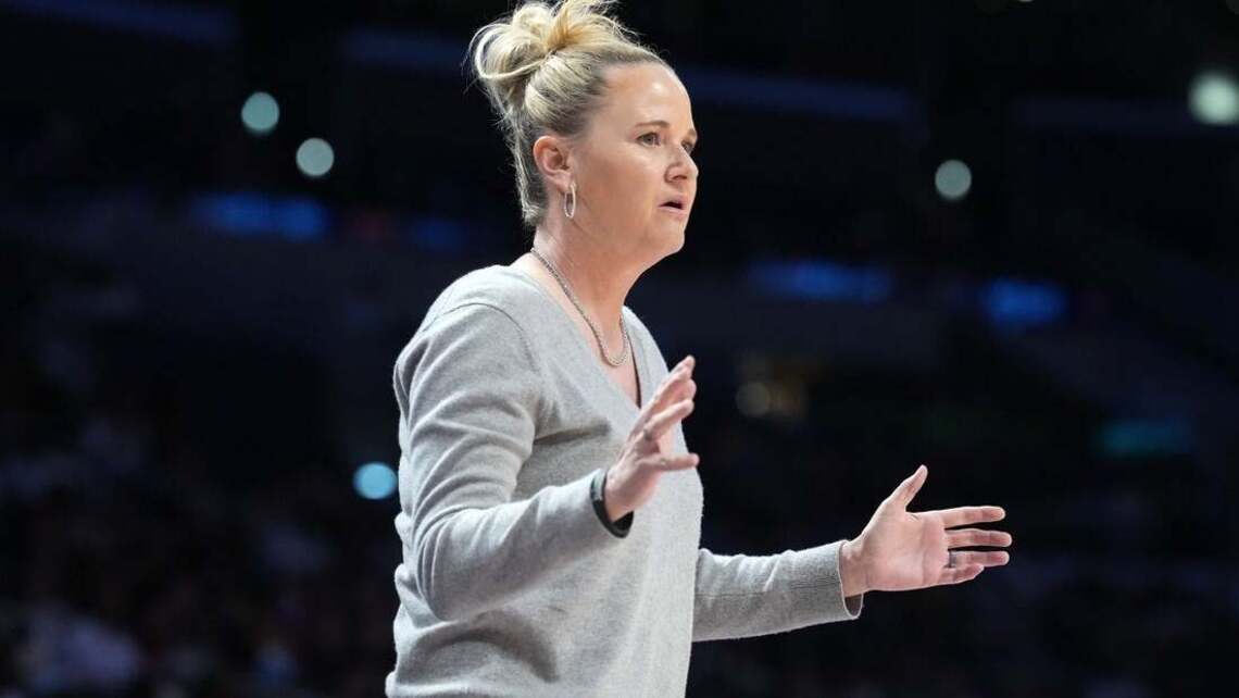 Sparks fire coach Lynne Roberts after missing WNBA playoffs