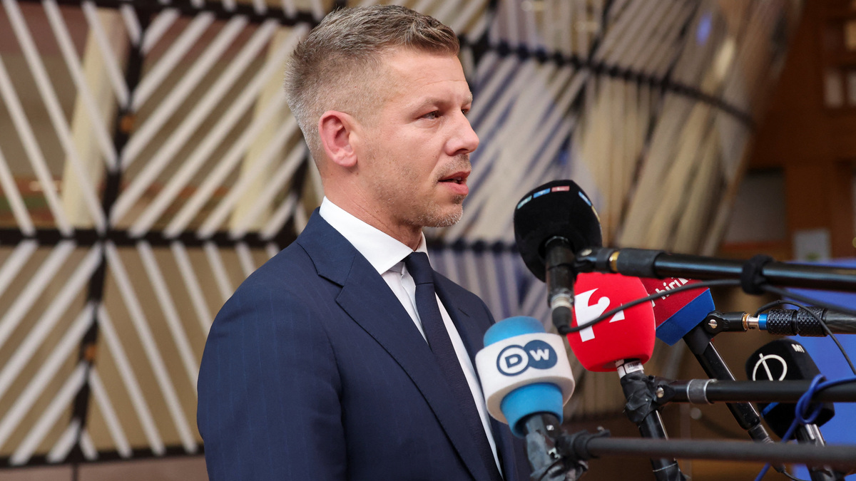 Hungarian Prime Minister Peter Magyar meets with the media on the day of a European Union leaders summit in Brussels, Belgium, June 18, 2026. REUTERS/Laia Ros