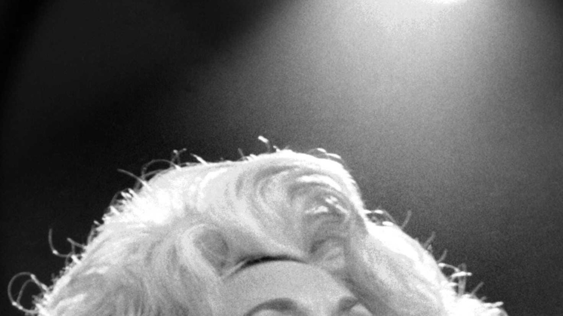 UofL releases never-before-seen photos of Dolly Parton in Louisville 