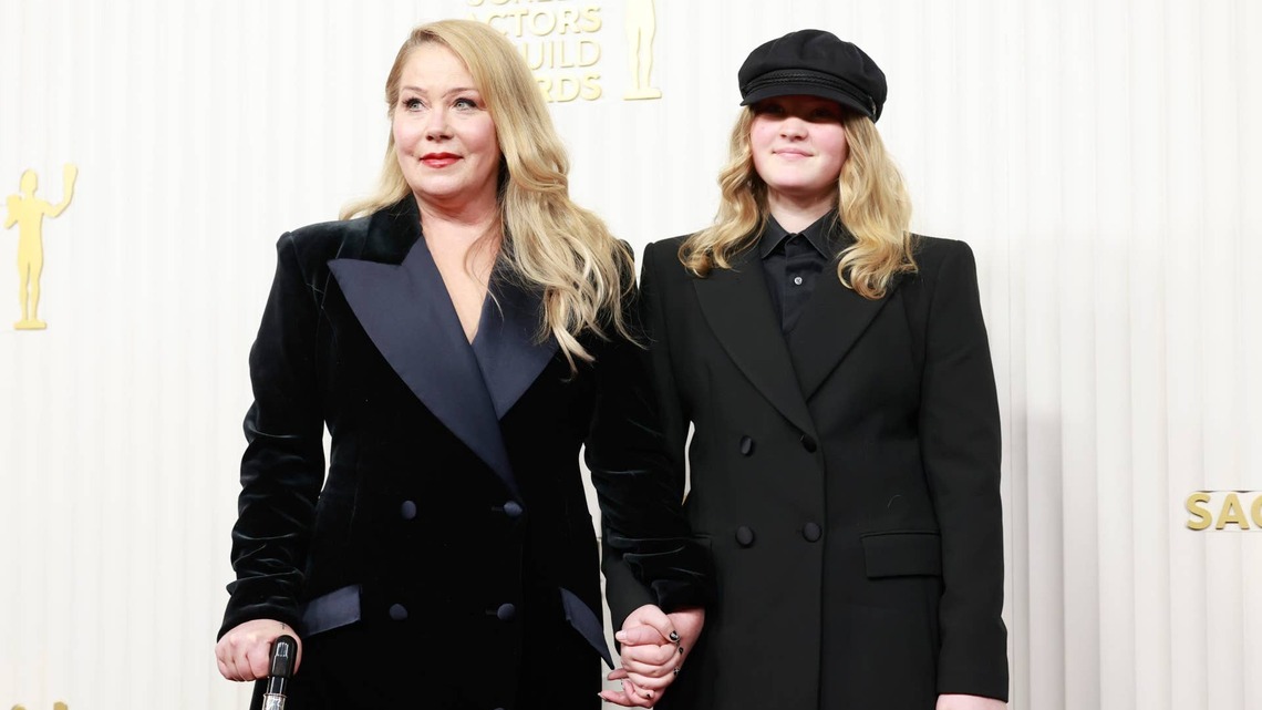 Christina Applegate's Daughter's Blunt Welcome-Home Sign Has Fans Cracking Up 