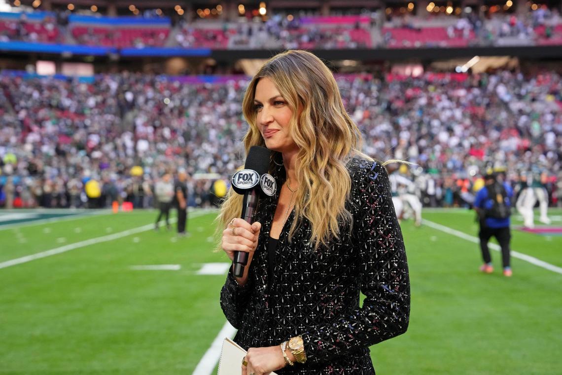  Feb 12, 2023; Glendale, Arizona, US; FOX Sports reporter Erin Andrews on the sideline before Super Bowl LVII at State Farm Stadium. Mandatory Credit: Kirby Lee-USA TODAY Sports 