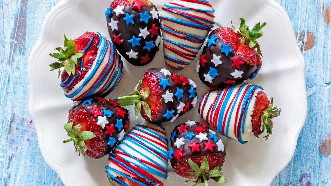Two-Bite Chocolate-Covered Strawberries Are An Easy And Festive Addition To Your July 4th Party