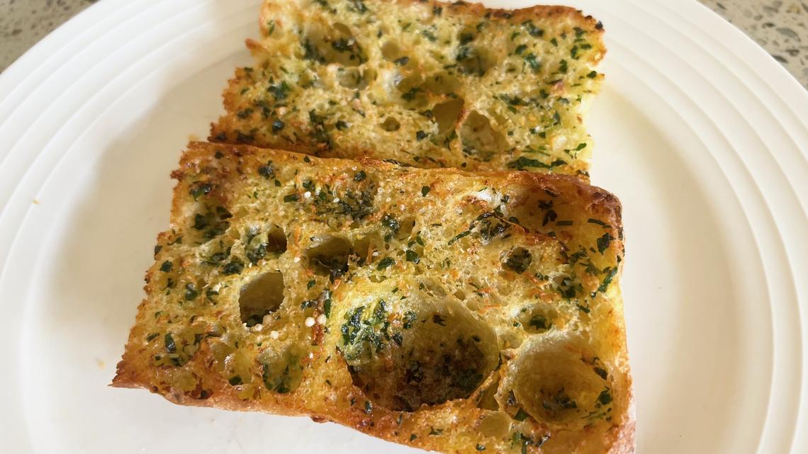 The Genius Method To Make Garlic Bread 10x Better 