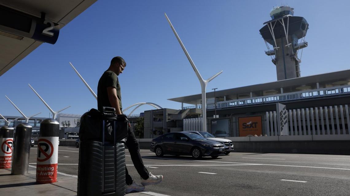 FAA accepting bids for AI system to assist air traffic controllers 