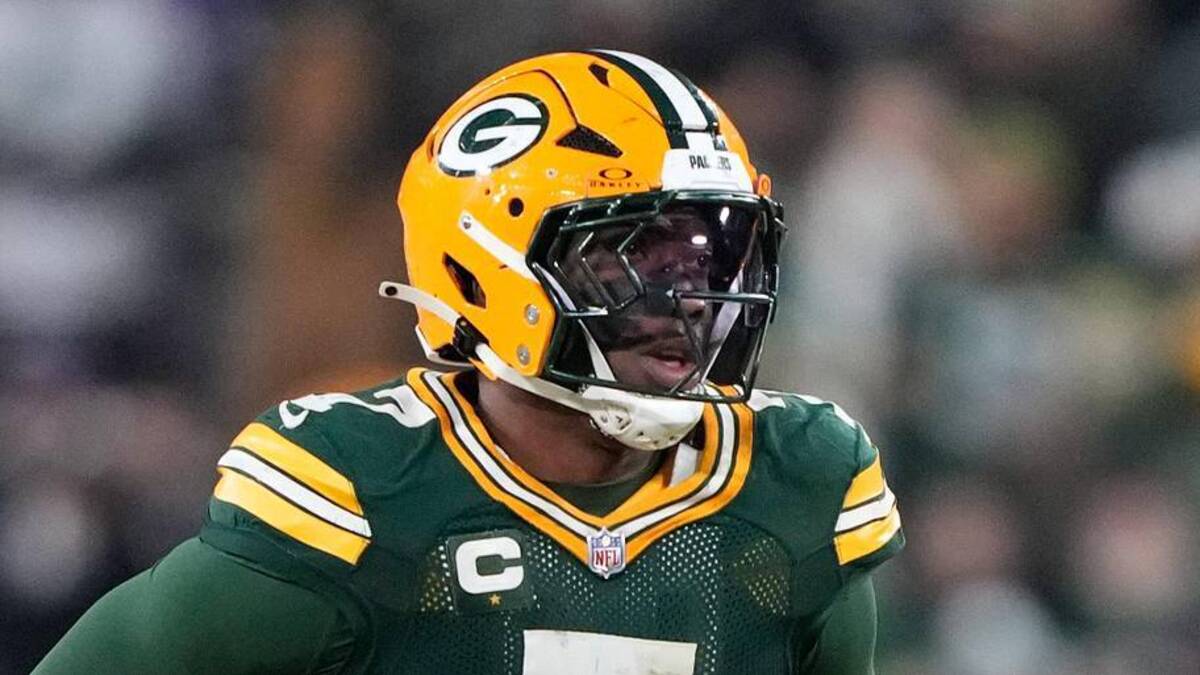  Dec 27, 2025; Green Bay, Wisconsin, USA; Green Bay Packers linebacker Quay Walker (7) looks on during the fourth quarter against the Baltimore Ravens at Lambeau Field. Mandatory Credit: Kayla Wolf-Imagn Images | Kayla Wolf-Imagn Images 