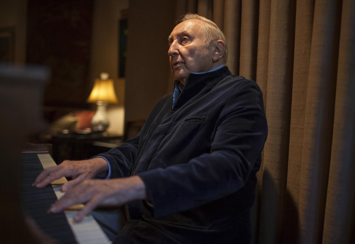 FILE -- Seymour Bernstein, a former concert pianist, the subject of the film "Seymour: An Introduction," at his home in New York, Sept. 26, 2014. Bernstein, an acclaimed pianist who struggled to overcome a stage fright so severe that he cut short his performing career and shifting into teaching and composing, died on Thursday, April 30, 2026, in Damariscotta, Maine. He was 99. (Emon Hassan/The New York Times)