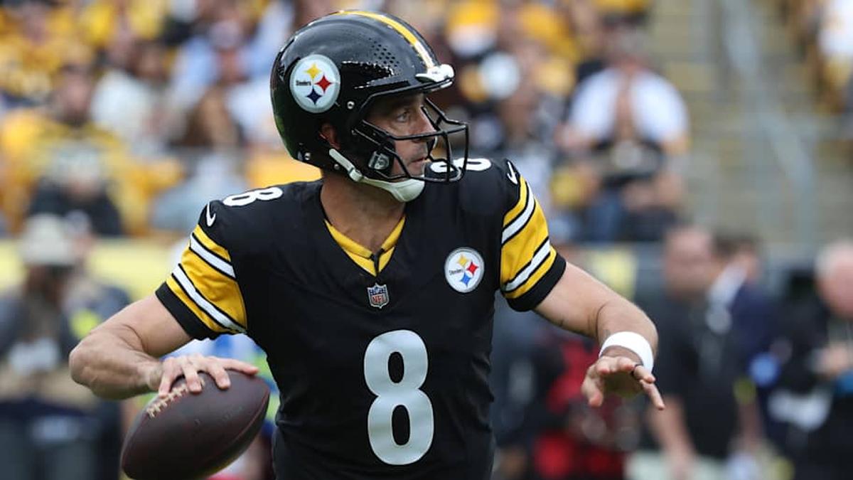  Oct 12, 2025; Pittsburgh, Pennsylvania, USA; Pittsburgh Steelers quarterback Aaron Rodgers (8) passes against the Cleveland Browns during the first quarter at Acrisure Stadium. Mandatory Credit: Charles LeClaire-Imagn Images | Charles LeClaire-Imagn Images 