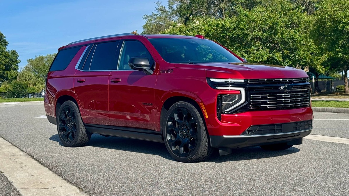  2026 Chevrolet Tahoe High Country Jared Rosenholtz/Autoblog